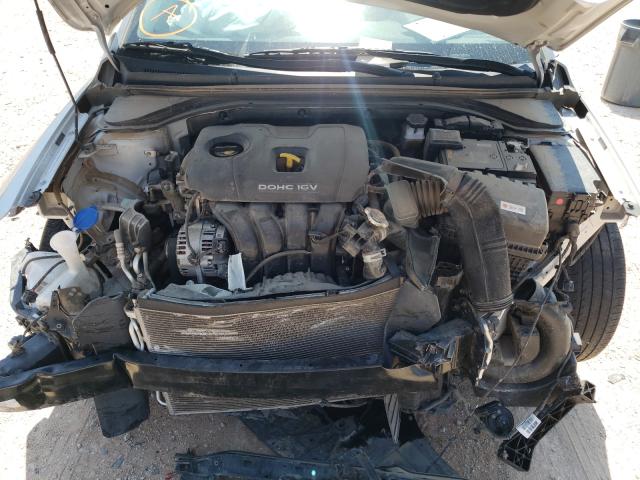 Photo 6 VIN: 5NPD84LFXJH390952 - HYUNDAI ELANTRA SE 