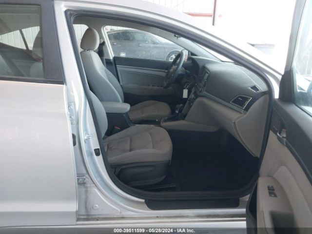 Photo 4 VIN: 5NPD84LFXJH399344 - HYUNDAI ELANTRA 