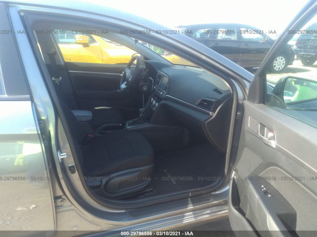 Photo 4 VIN: 5NPD84LFXKH408433 - HYUNDAI ELANTRA 