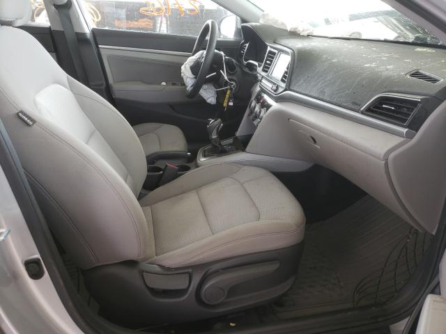 Photo 4 VIN: 5NPD84LFXKH413017 - HYUNDAI ELANTRA SE 