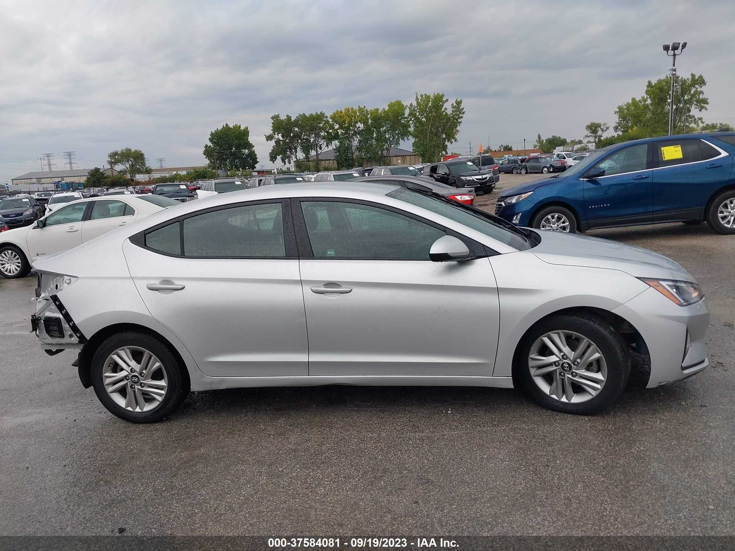 Photo 13 VIN: 5NPD84LFXKH415821 - HYUNDAI ELANTRA 