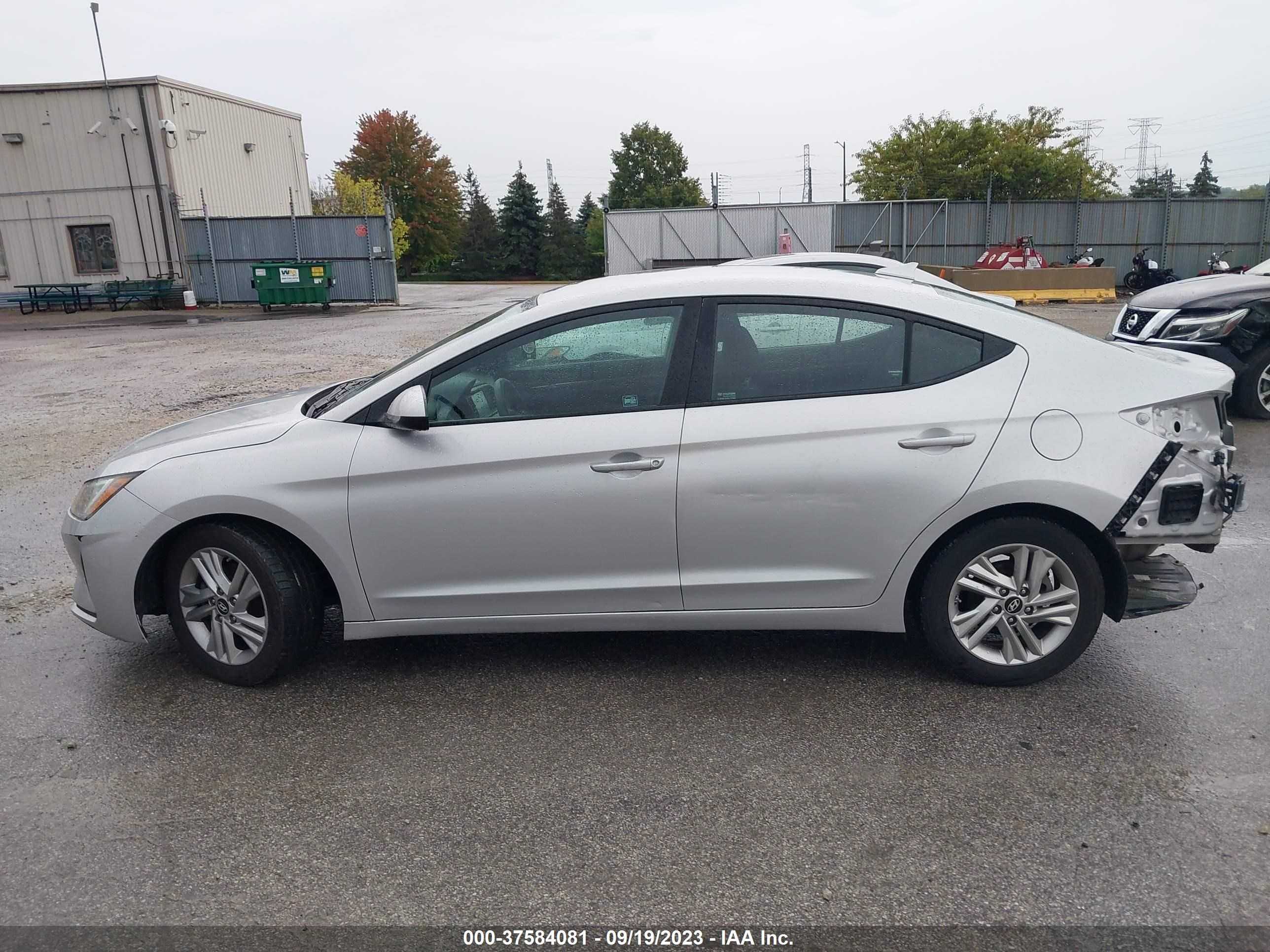 Photo 14 VIN: 5NPD84LFXKH415821 - HYUNDAI ELANTRA 