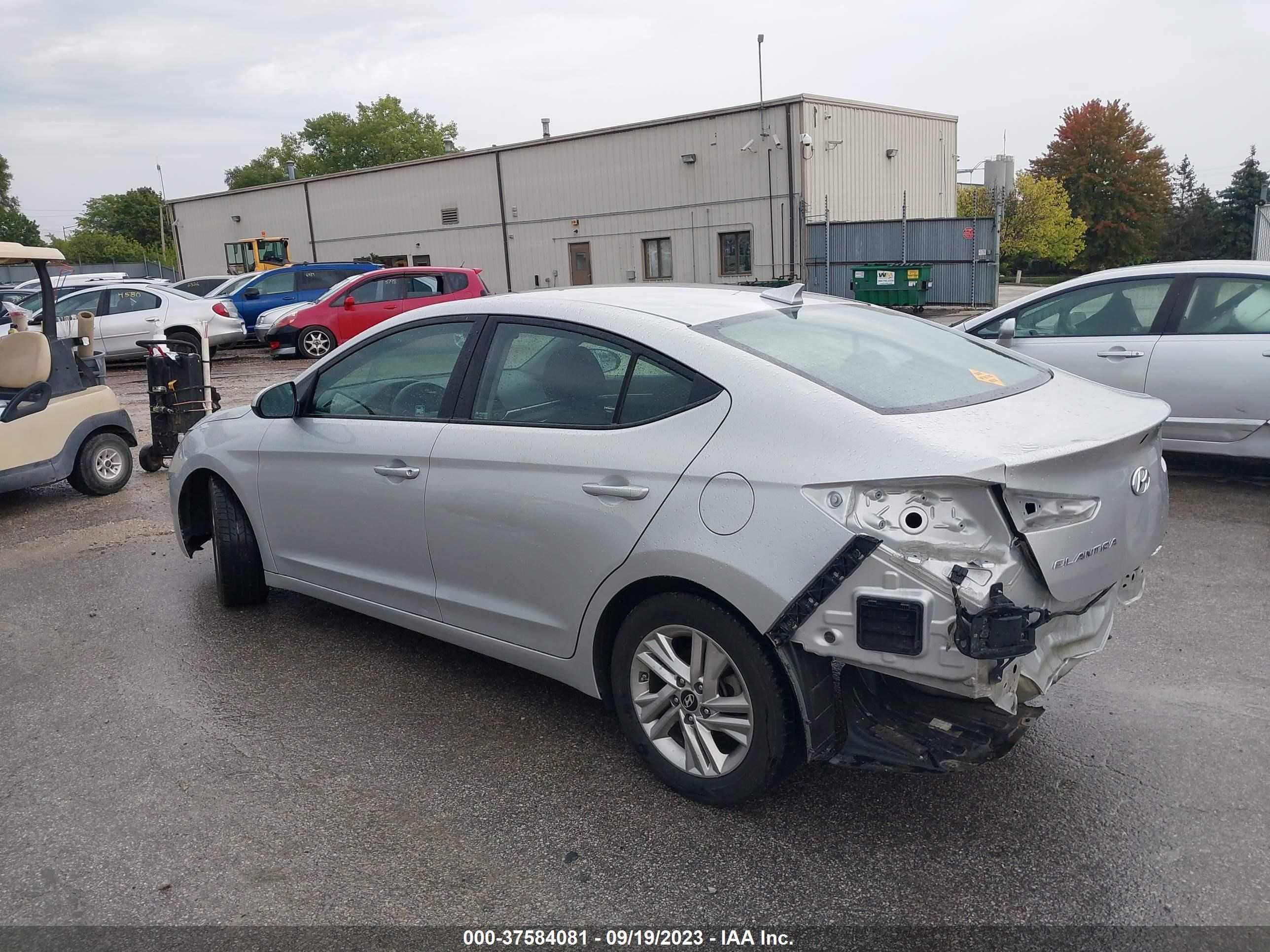 Photo 2 VIN: 5NPD84LFXKH415821 - HYUNDAI ELANTRA 