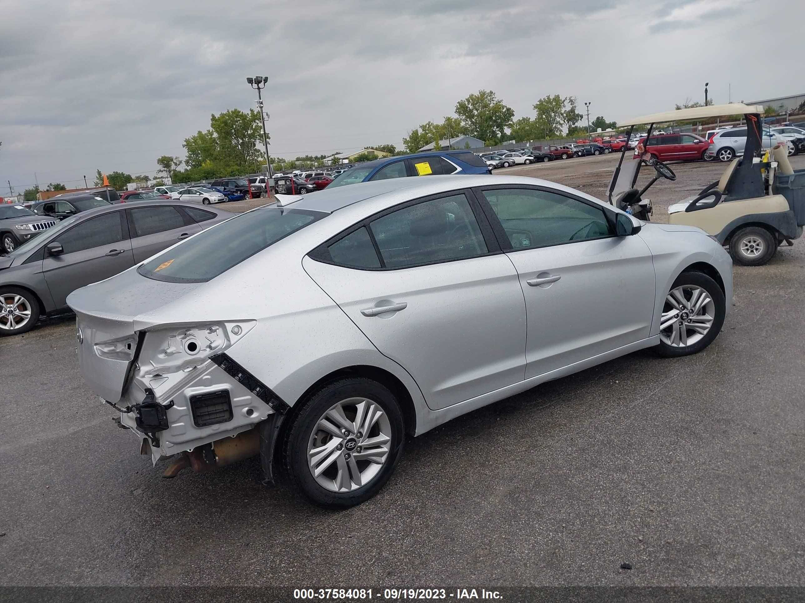 Photo 3 VIN: 5NPD84LFXKH415821 - HYUNDAI ELANTRA 