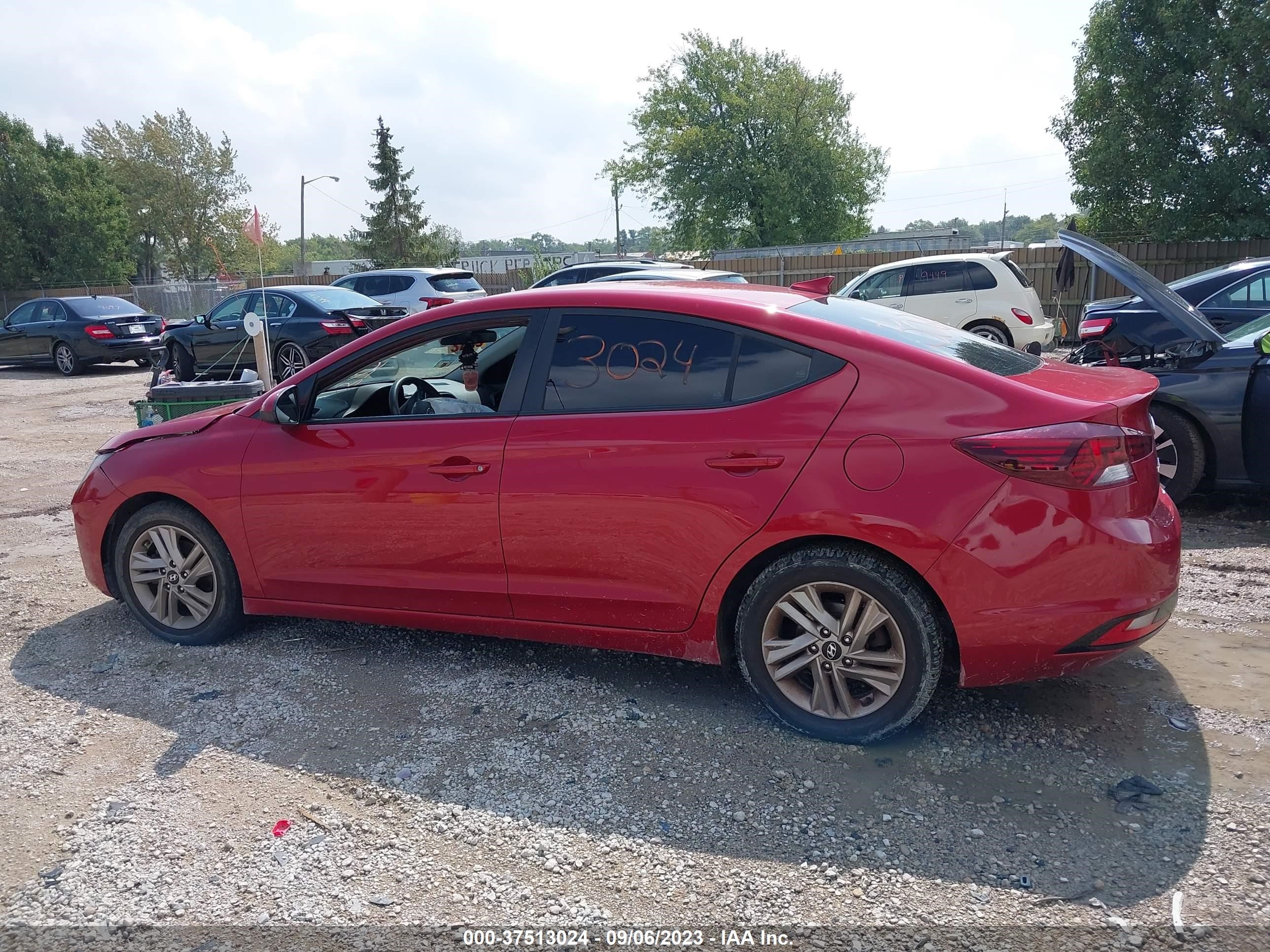 Photo 13 VIN: 5NPD84LFXKH429301 - HYUNDAI ELANTRA 