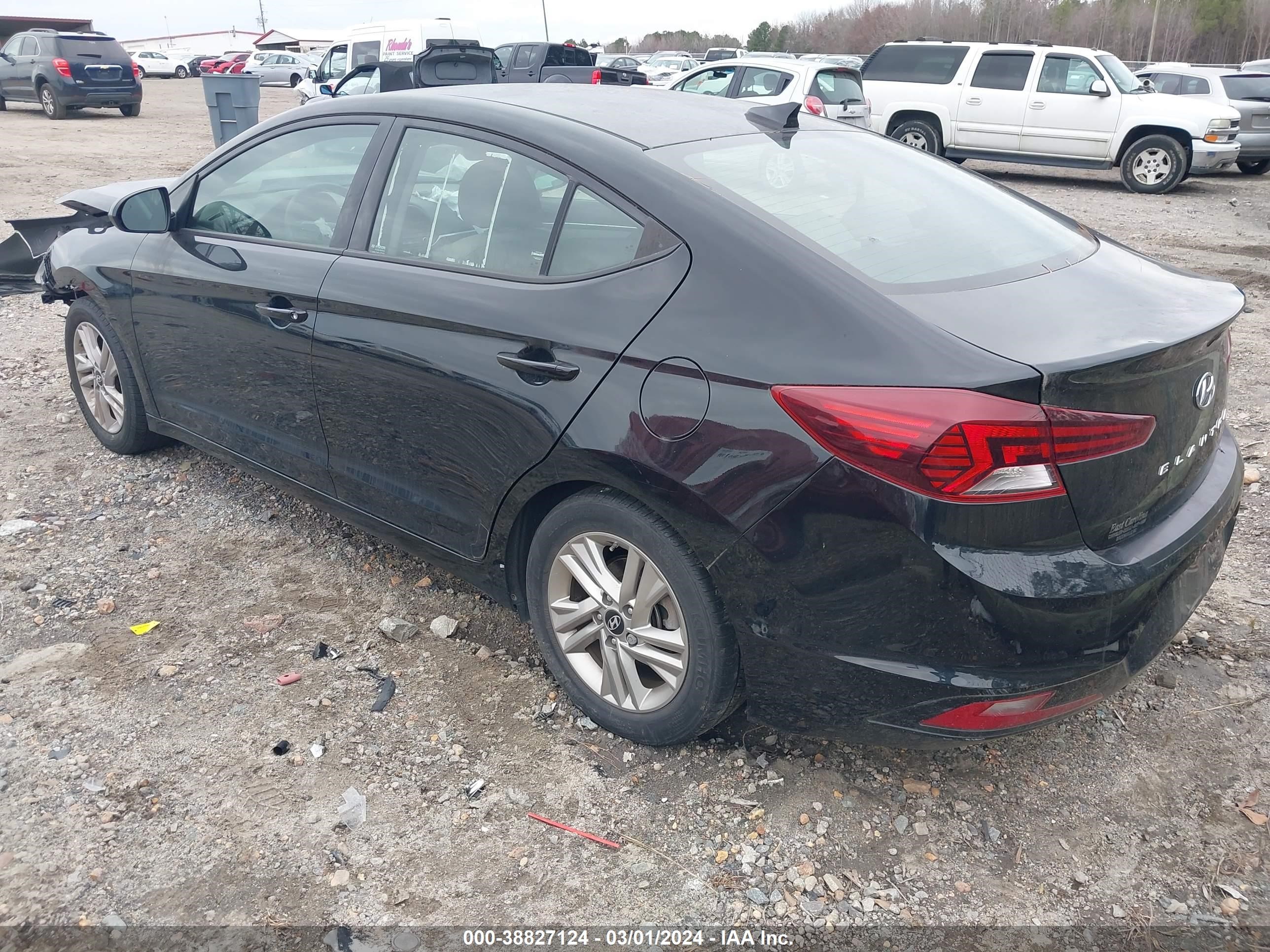 Photo 2 VIN: 5NPD84LFXKH438306 - HYUNDAI ELANTRA 