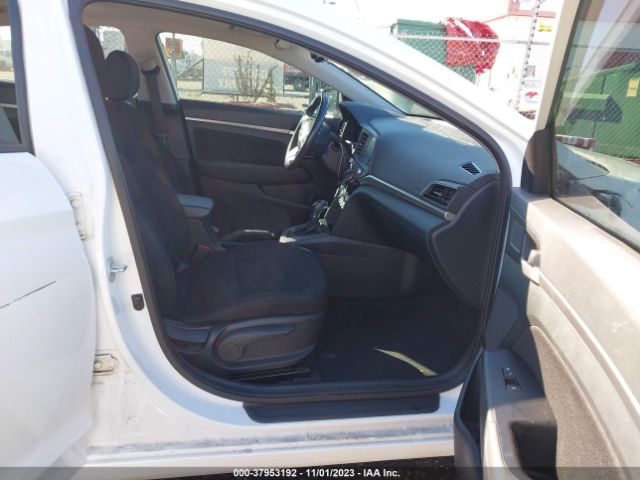 Photo 4 VIN: 5NPD84LFXKH457096 - HYUNDAI ELANTRA 