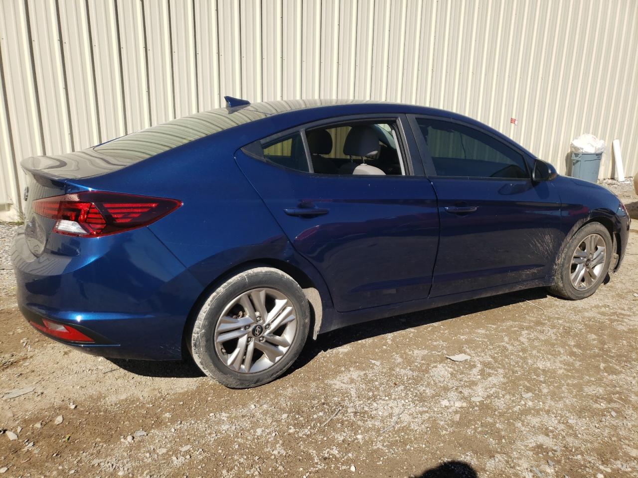 Photo 2 VIN: 5NPD84LFXKH469104 - HYUNDAI ELANTRA 