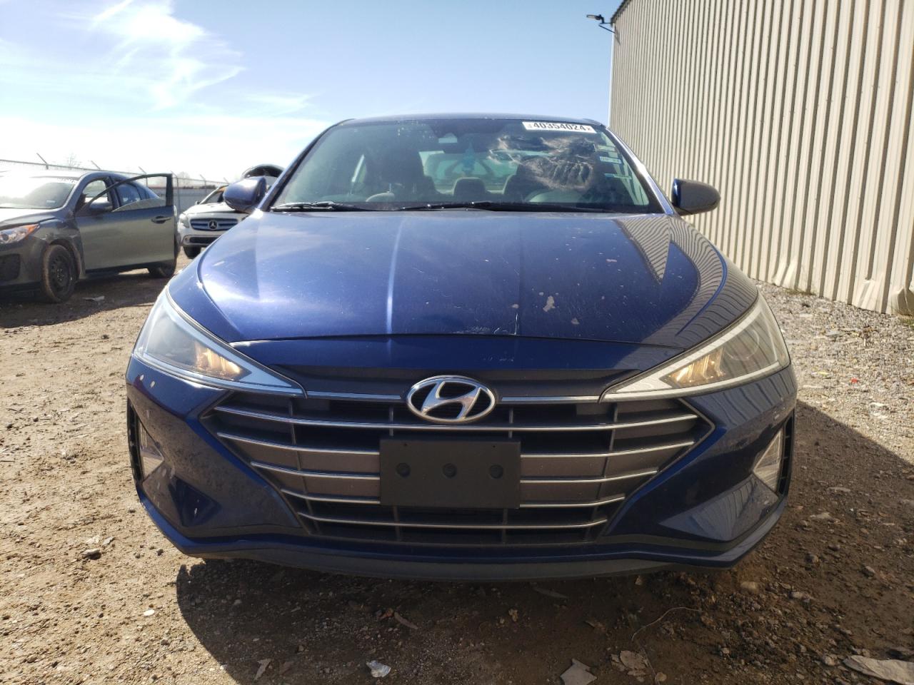 Photo 4 VIN: 5NPD84LFXKH469104 - HYUNDAI ELANTRA 