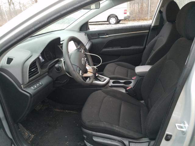 Photo 4 VIN: 5NPD84LFXKH469958 - HYUNDAI ELANTRA SE 