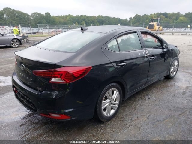 Photo 3 VIN: 5NPD84LFXKH475596 - HYUNDAI ELANTRA 