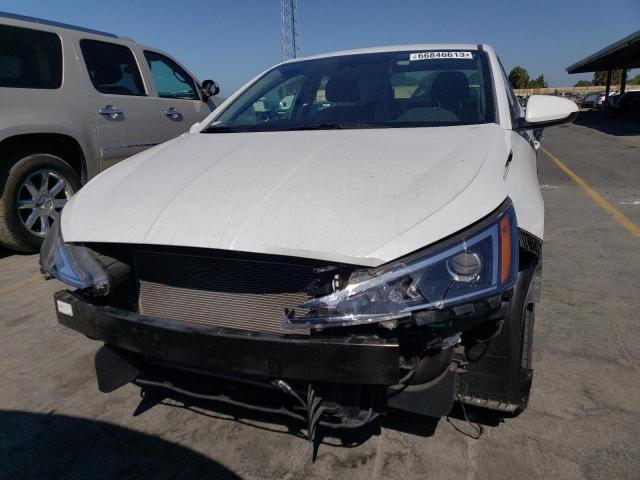 Photo 4 VIN: 5NPD84LFXKH479261 - HYUNDAI ELANTRA SE 