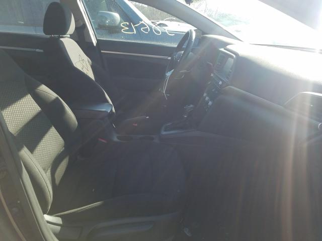 Photo 4 VIN: 5NPD84LFXKH479504 - HYUNDAI ELANTRA SE 