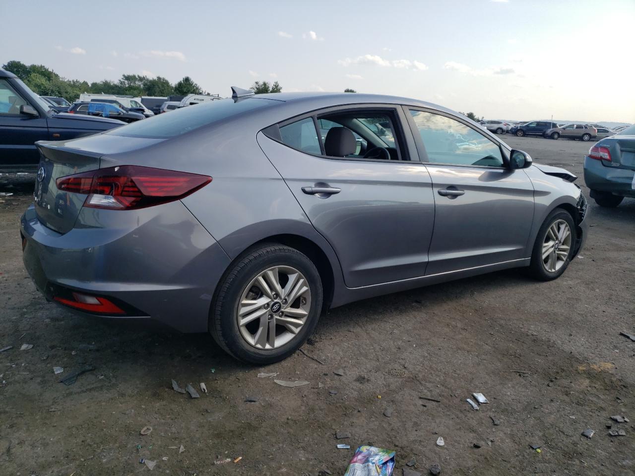 Photo 2 VIN: 5NPD84LFXKH495346 - HYUNDAI ELANTRA 