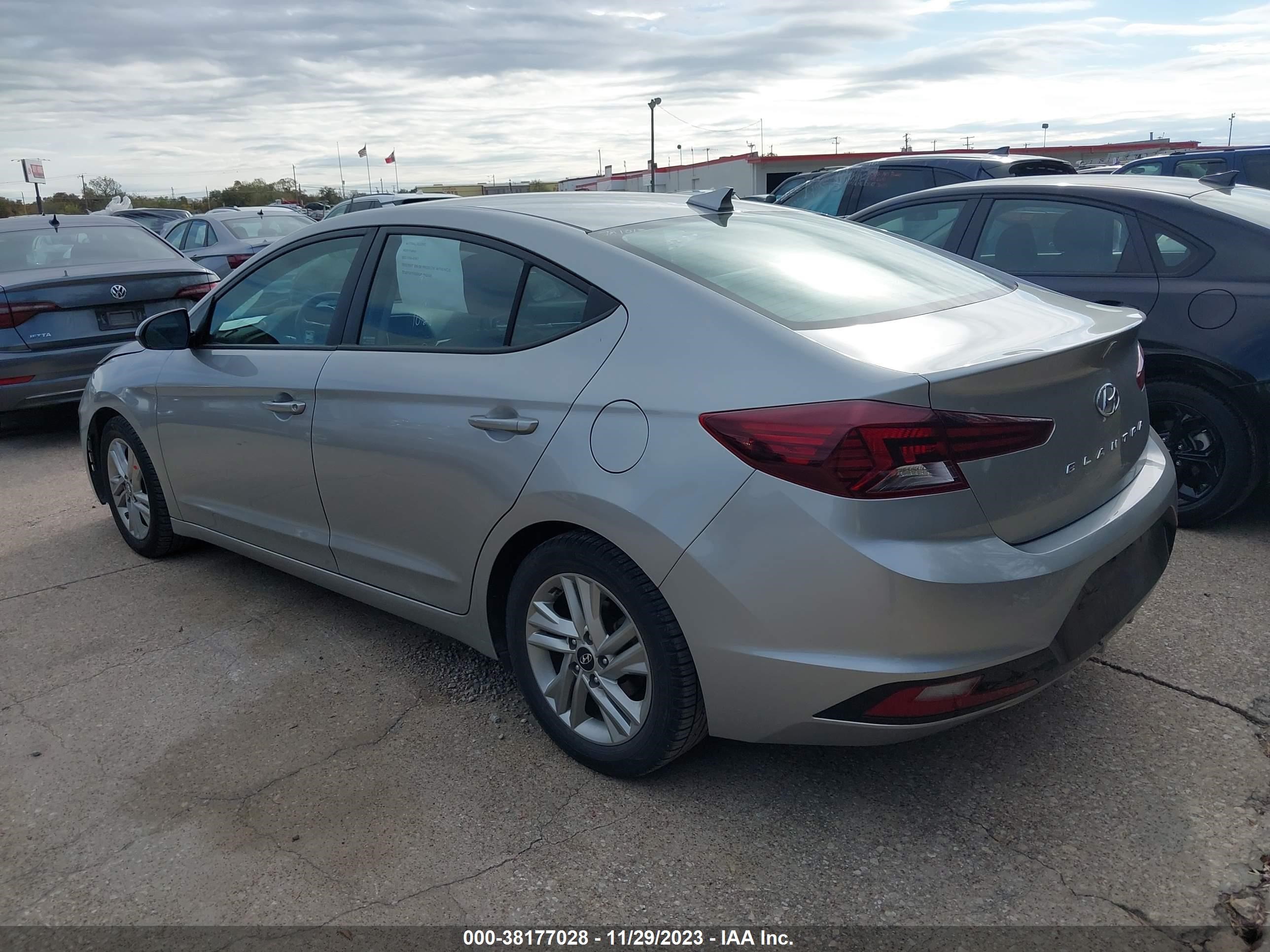 Photo 2 VIN: 5NPD84LFXLH624865 - HYUNDAI ELANTRA 