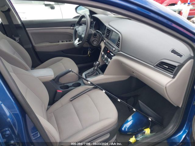 Photo 4 VIN: 5NPD84LFXLH625255 - HYUNDAI ELANTRA 