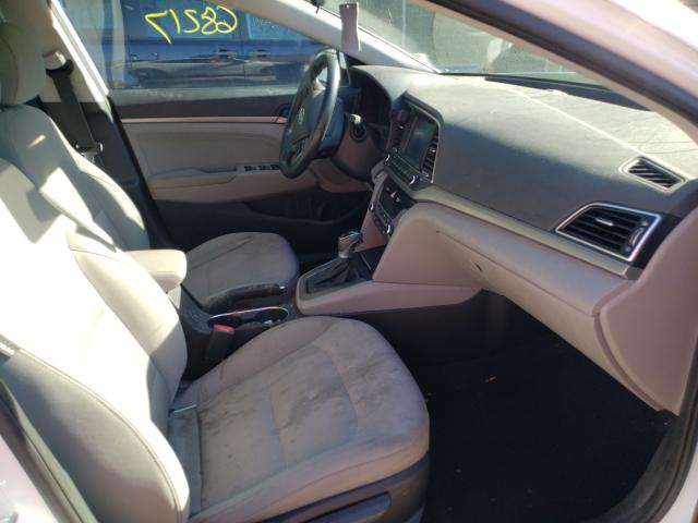 Photo 4 VIN: 5NPD94LA0HH094396 - HYUNDAI ELANTRA EC 