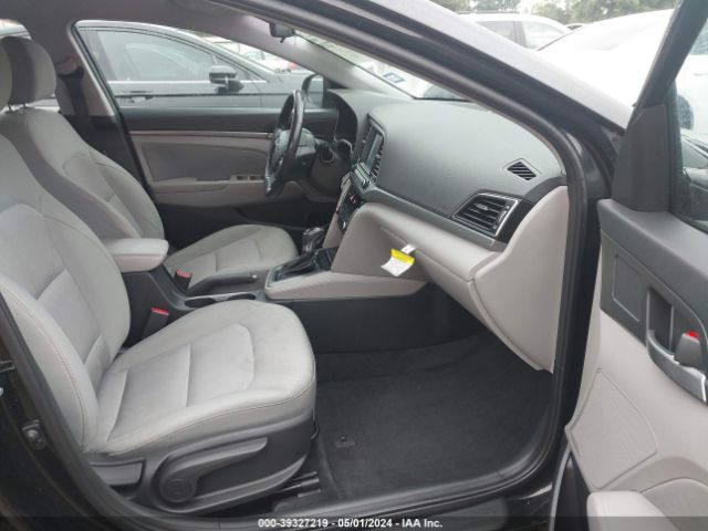 Photo 4 VIN: 5NPD94LA6HH072385 - HYUNDAI ELANTRA 