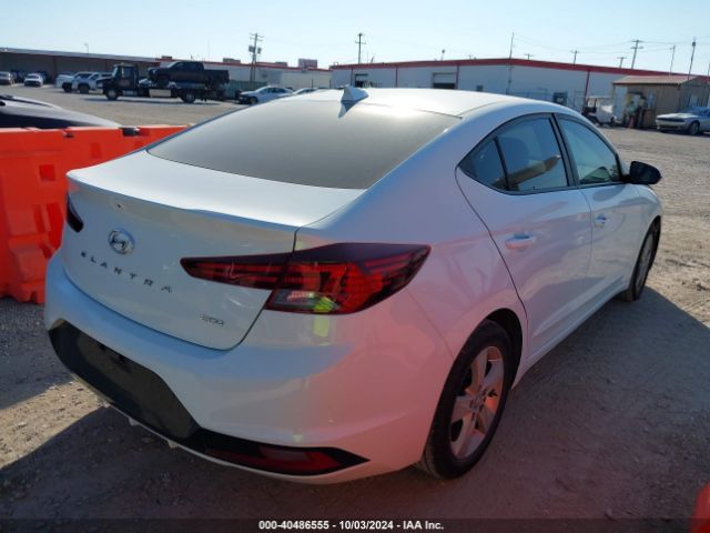 Photo 3 VIN: 5NPD94LA6KH455380 - HYUNDAI ELANTRA 