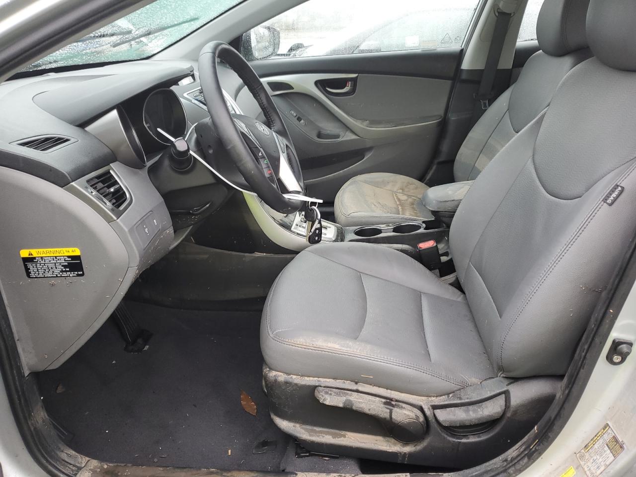 Photo 6 VIN: 5NPDH4AE0BH016331 - HYUNDAI ELANTRA 