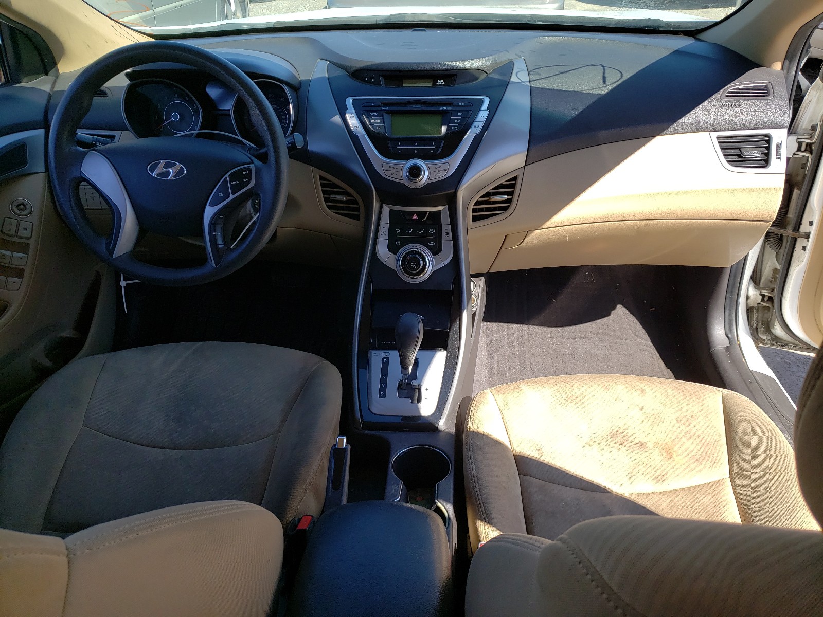 Photo 8 VIN: 5NPDH4AE0BH016636 - HYUNDAI ELANTRA GL 