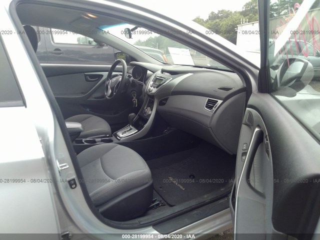 Photo 4 VIN: 5NPDH4AE0BH035428 - HYUNDAI ELANTRA 