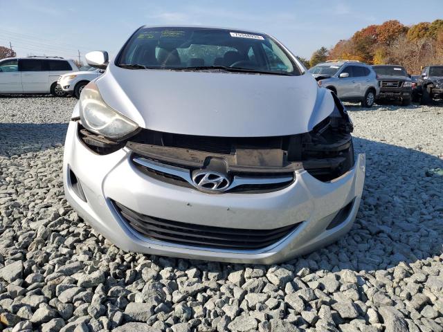 Photo 4 VIN: 5NPDH4AE0BH038412 - HYUNDAI ELANTRA 