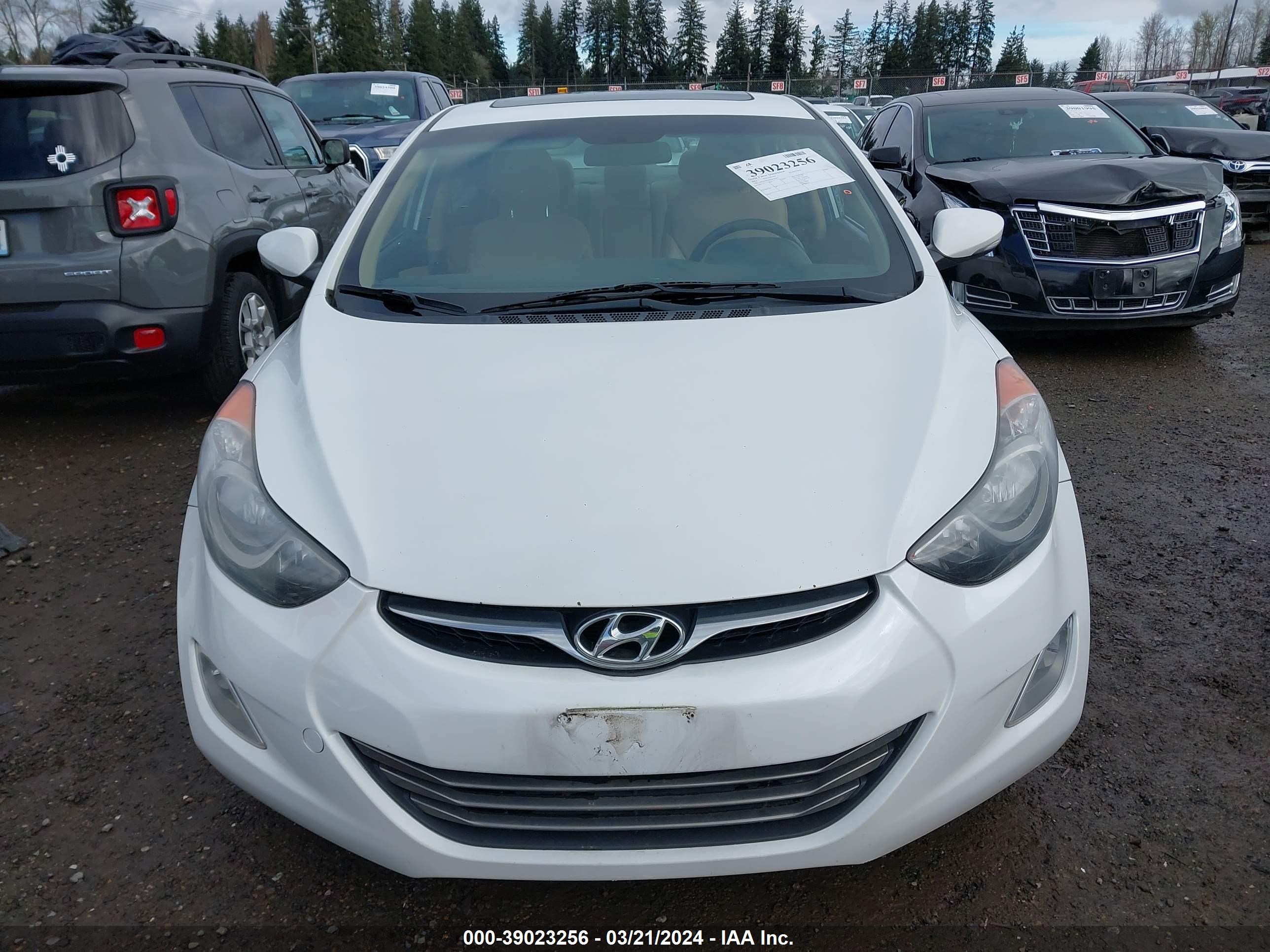 Photo 11 VIN: 5NPDH4AE0BH044582 - HYUNDAI ELANTRA 