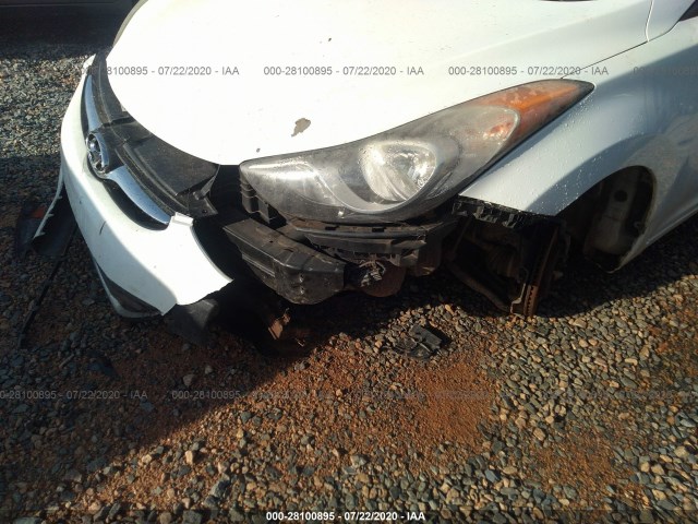 Photo 5 VIN: 5NPDH4AE0BH052018 - HYUNDAI ELANTRA 