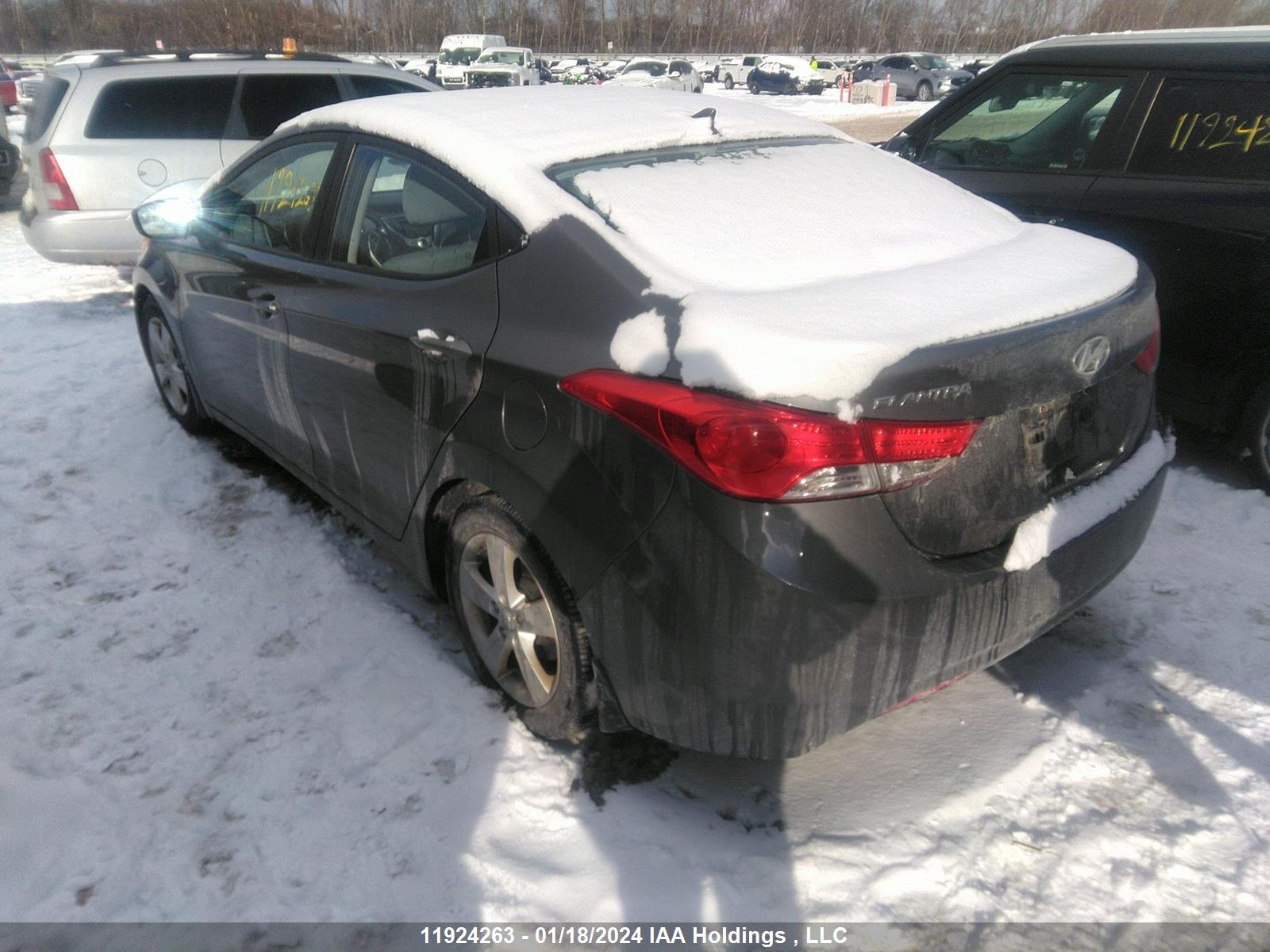 Photo 2 VIN: 5NPDH4AE0BH057641 - HYUNDAI ELANTRA 