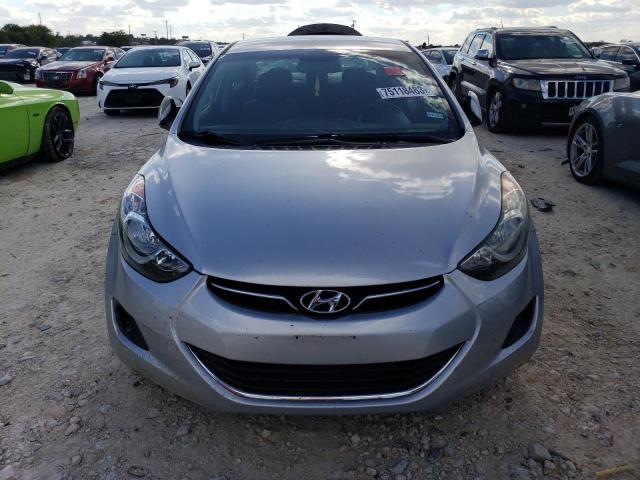 Photo 4 VIN: 5NPDH4AE0CH063862 - HYUNDAI ELANTRA 