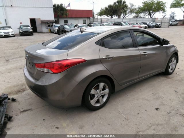 Photo 3 VIN: 5NPDH4AE0CH093654 - HYUNDAI ELANTRA 