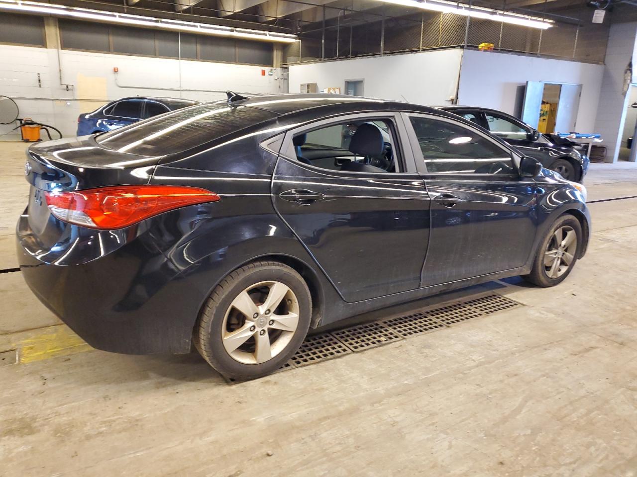 Photo 2 VIN: 5NPDH4AE0CH098496 - HYUNDAI ELANTRA 