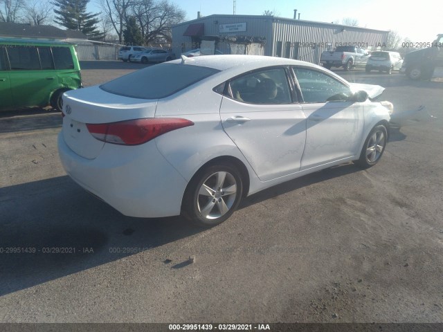 Photo 3 VIN: 5NPDH4AE0CH102269 - HYUNDAI ELANTRA 