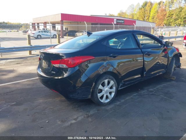 Photo 3 VIN: 5NPDH4AE0CH106970 - HYUNDAI ELANTRA 