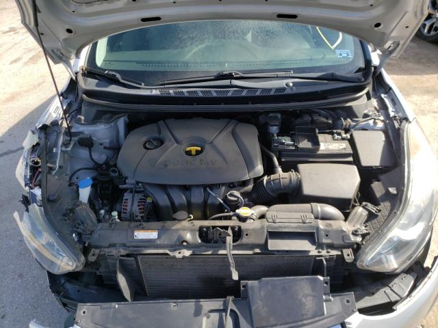 Photo 6 VIN: 5NPDH4AE0CH114468 - HYUNDAI ELANTRA GL 