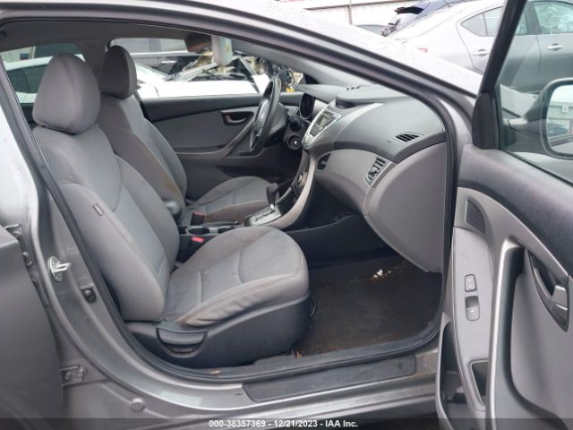 Photo 4 VIN: 5NPDH4AE0CH134705 - HYUNDAI ELANTRA 