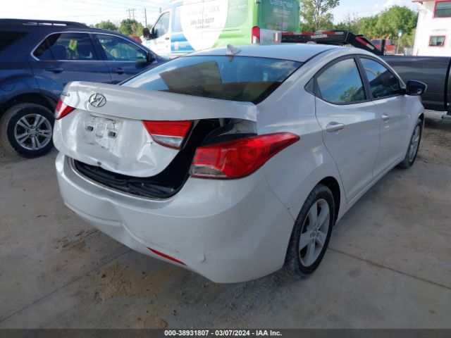 Photo 3 VIN: 5NPDH4AE0CH139869 - HYUNDAI ELANTRA 