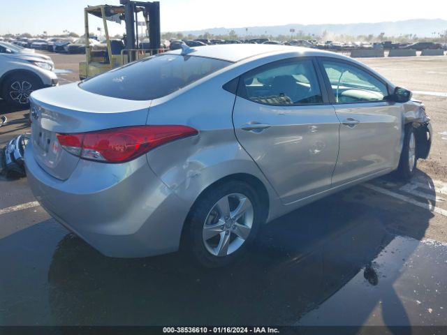 Photo 3 VIN: 5NPDH4AE0DH184764 - HYUNDAI ELANTRA 