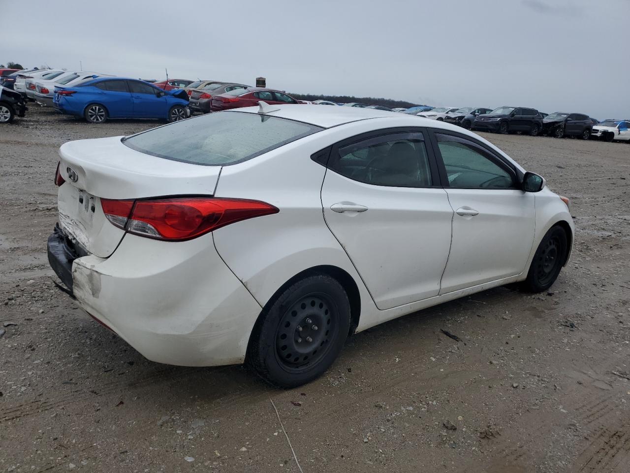 Photo 2 VIN: 5NPDH4AE0DH203278 - HYUNDAI ELANTRA 