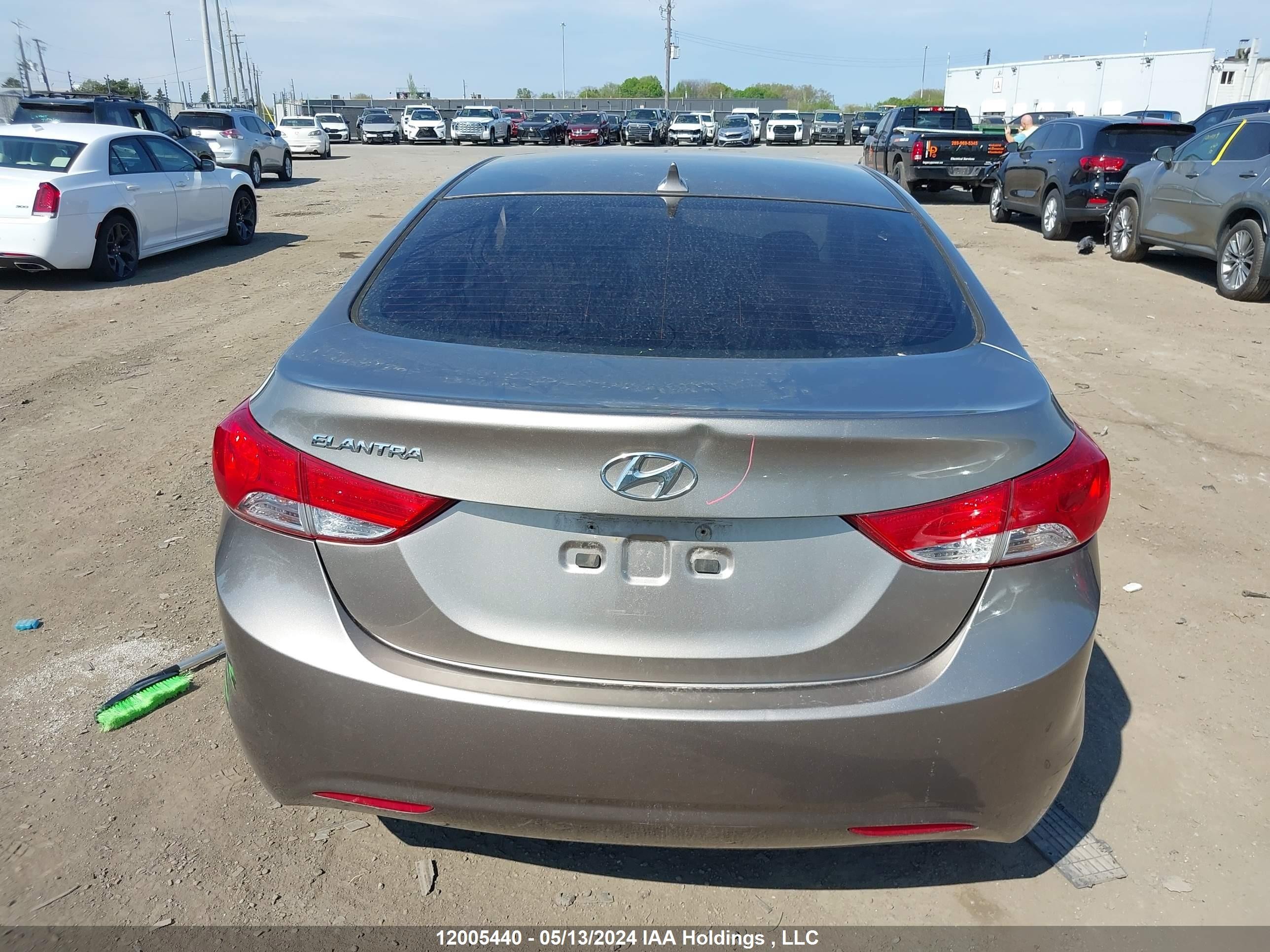 Photo 15 VIN: 5NPDH4AE0DH302683 - HYUNDAI ELANTRA 