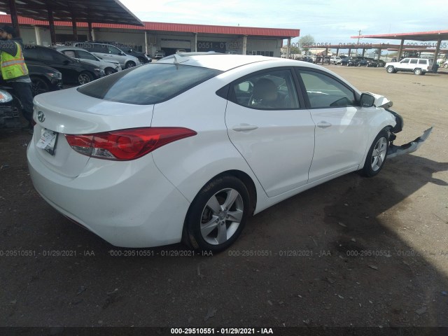 Photo 3 VIN: 5NPDH4AE0DH304238 - HYUNDAI ELANTRA 