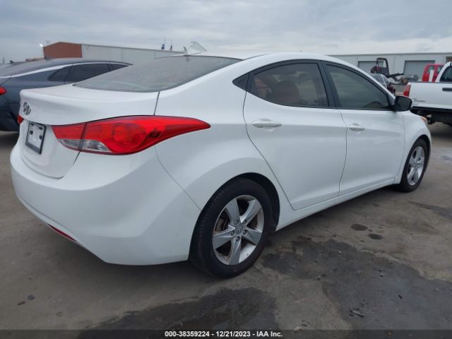 Photo 3 VIN: 5NPDH4AE0DH306054 - HYUNDAI ELANTRA 