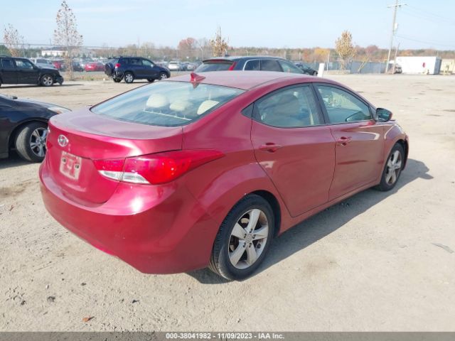 Photo 3 VIN: 5NPDH4AE0DH320083 - HYUNDAI ELANTRA 