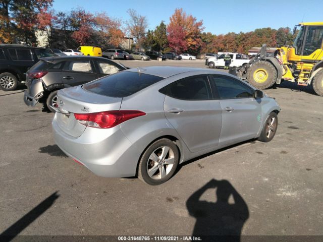 Photo 3 VIN: 5NPDH4AE0DH335697 - HYUNDAI ELANTRA 