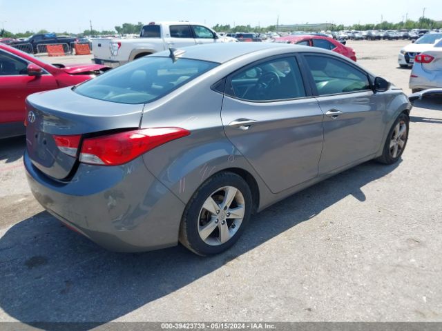 Photo 3 VIN: 5NPDH4AE0DH335778 - HYUNDAI ELANTRA 