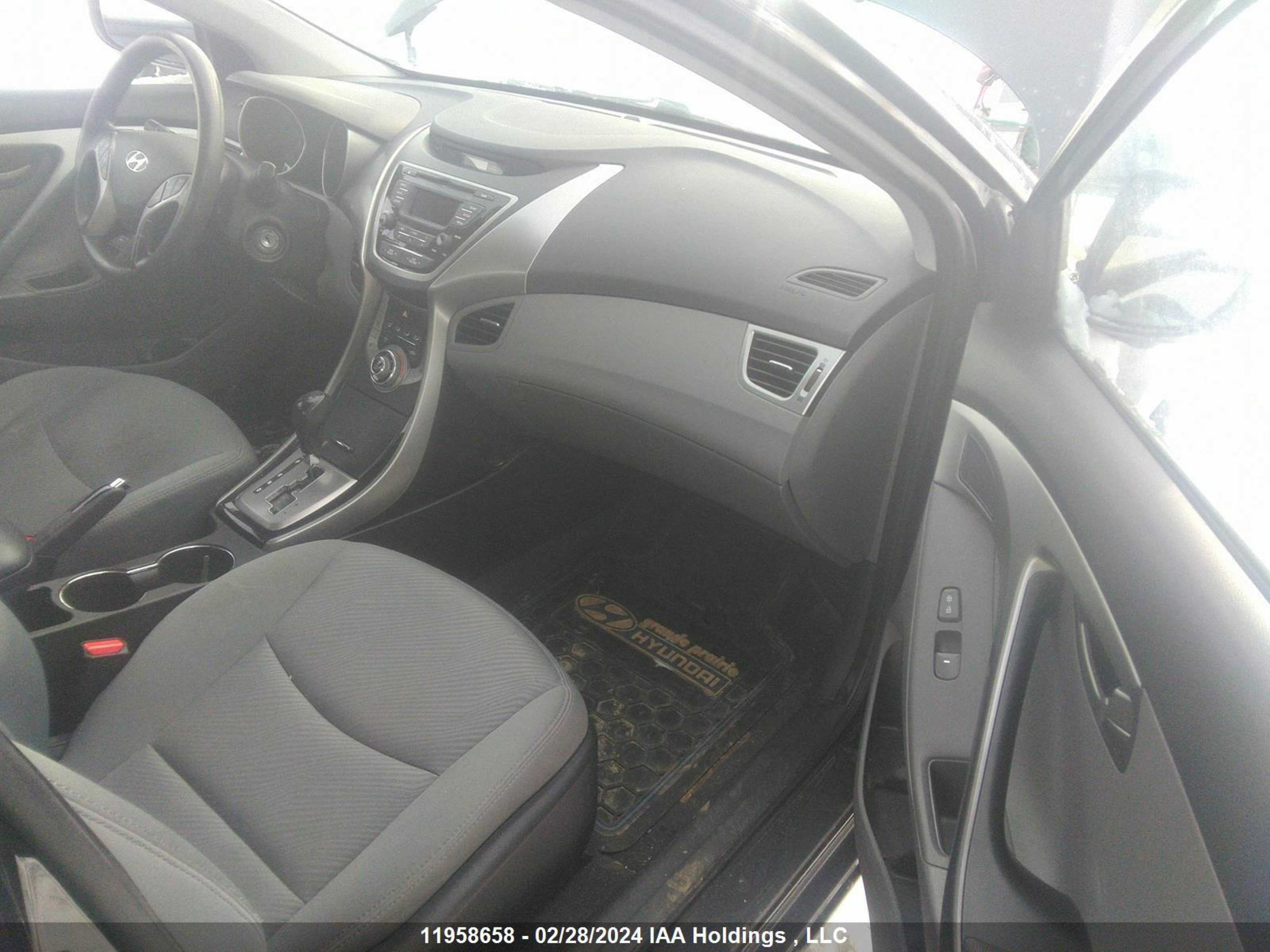 Photo 4 VIN: 5NPDH4AE0DH349048 - HYUNDAI ELANTRA 