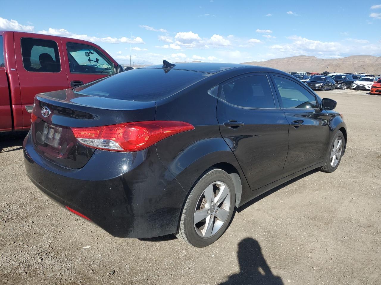 Photo 2 VIN: 5NPDH4AE0DH356789 - HYUNDAI ELANTRA 