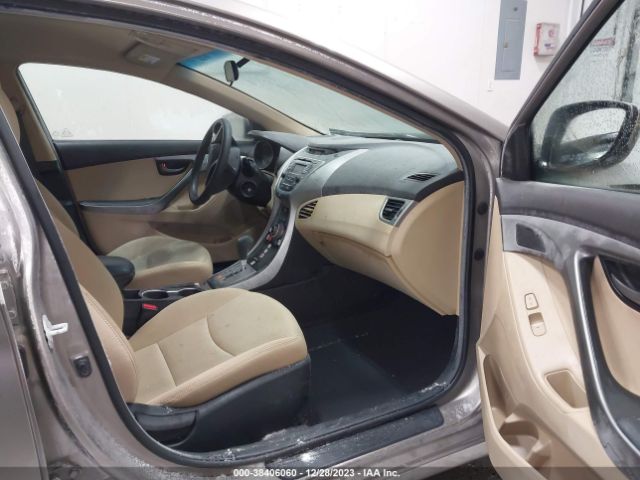 Photo 4 VIN: 5NPDH4AE0DH372703 - HYUNDAI ELANTRA 