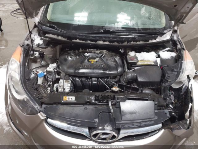 Photo 9 VIN: 5NPDH4AE0DH372703 - HYUNDAI ELANTRA 